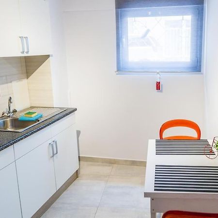 2 Bedrooms Apartment Close To Metro Dafni In เอเธนส์ ภายนอก รูปภาพ