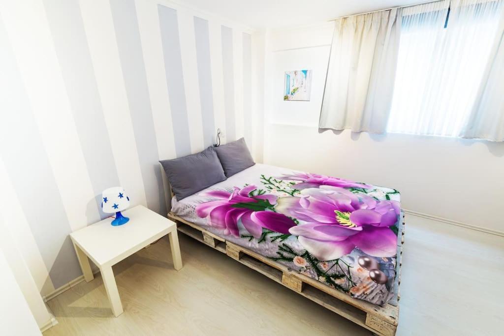 2 Bedrooms Apartment Close To Metro Dafni In เอเธนส์ ภายนอก รูปภาพ