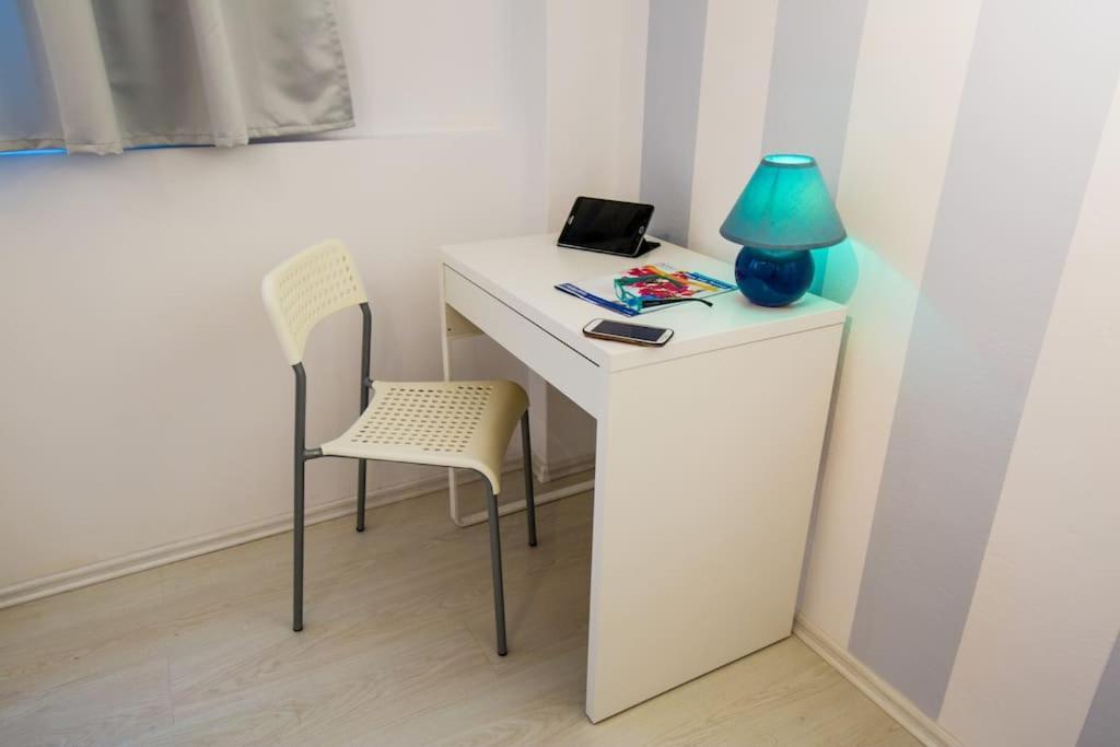 2 Bedrooms Apartment Close To Metro Dafni In เอเธนส์ ภายนอก รูปภาพ