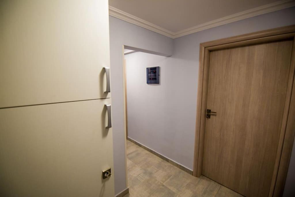 2 Bedrooms Apartment Close To Metro Dafni In เอเธนส์ ภายนอก รูปภาพ