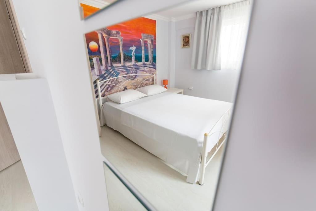 2 Bedrooms Apartment Close To Metro Dafni In เอเธนส์ ภายนอก รูปภาพ
