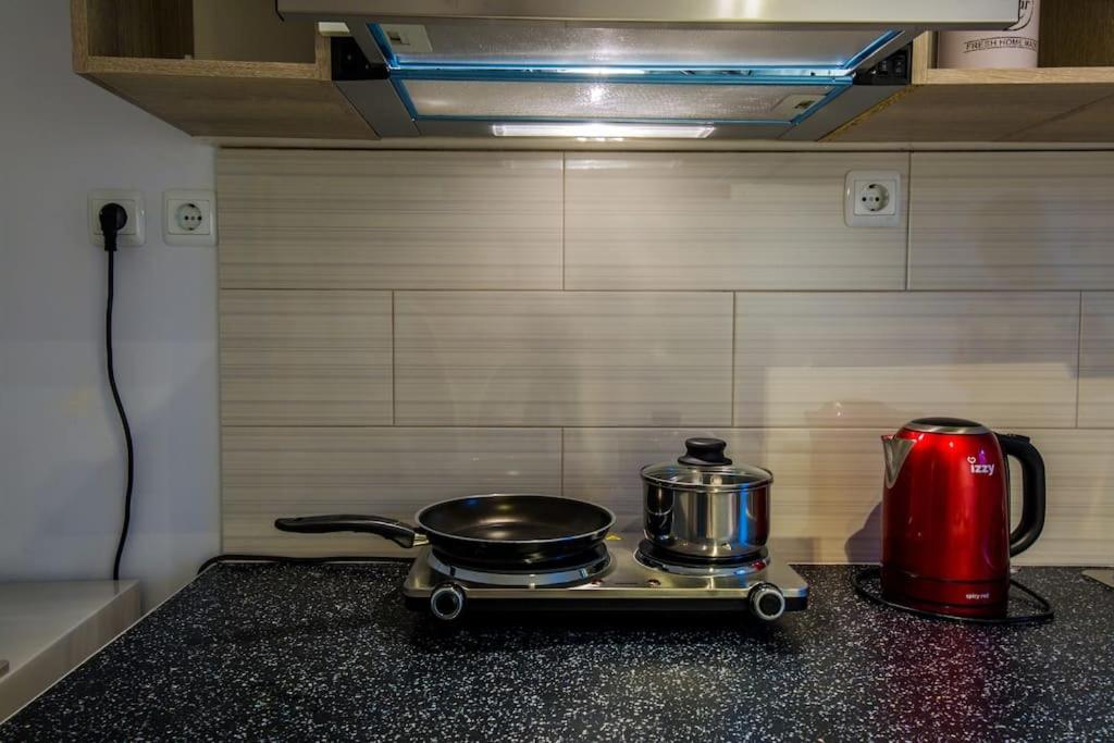 2 Bedrooms Apartment Close To Metro Dafni In เอเธนส์ ภายนอก รูปภาพ
